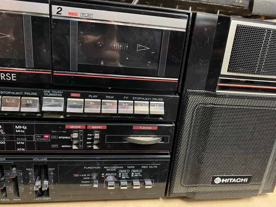 Касетофон “Хитачи”