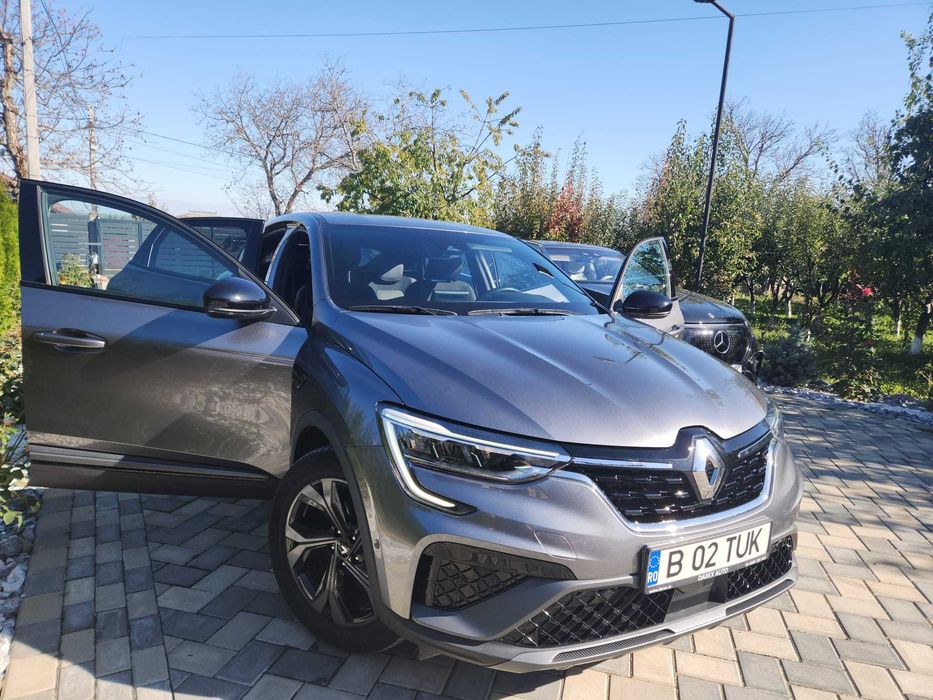 Renault Arkana RS Line E-TECH 145