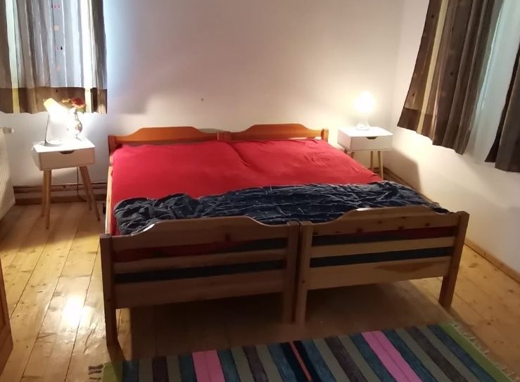 Pat matrimonial din lemn masiv 190x200