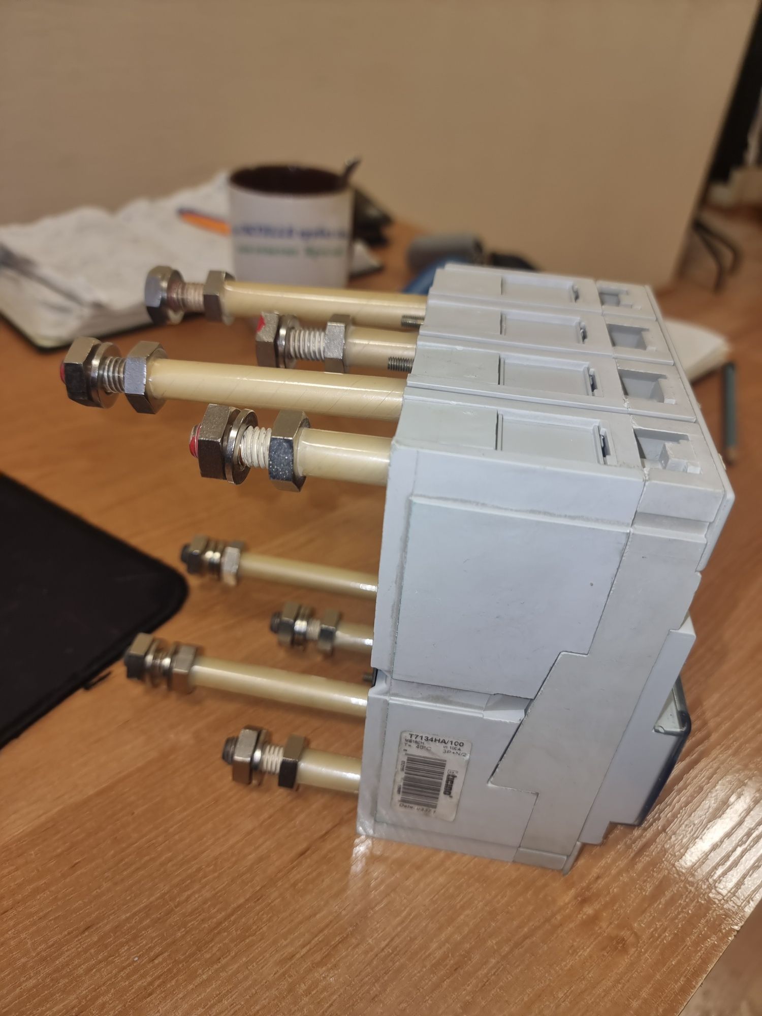 Автомат 3 фазы + ноль megatiker me160h 100ампер