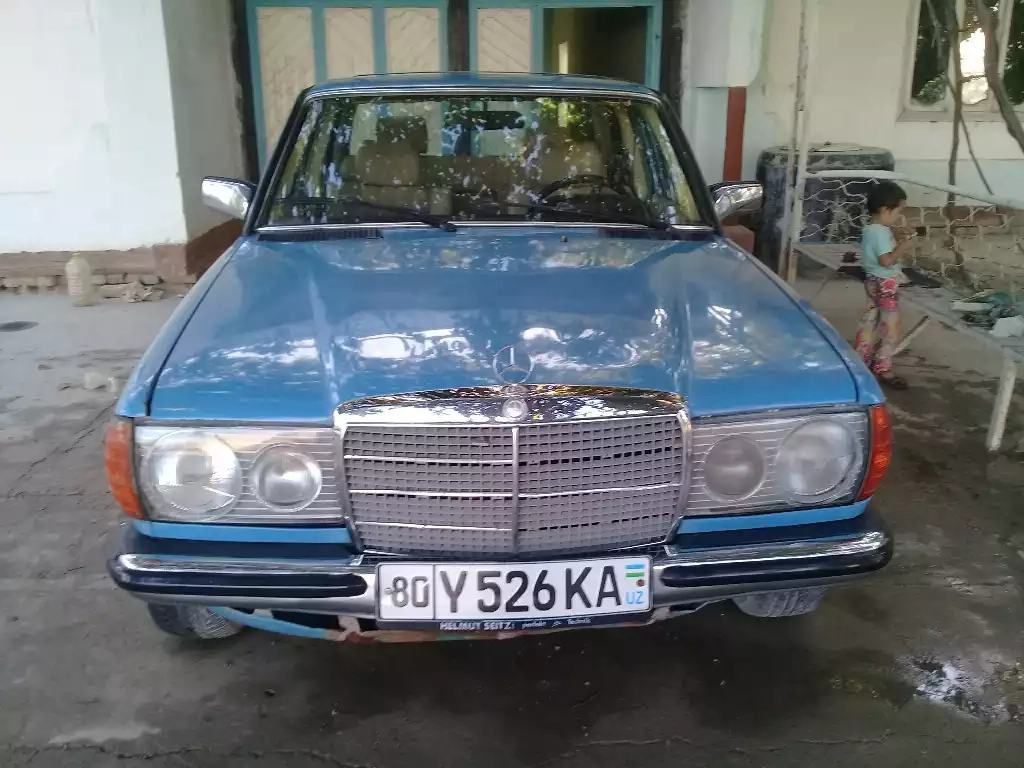 Сотилади Мерседес Бенс w123- 230 E