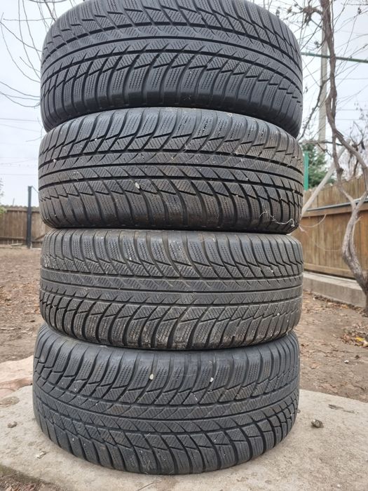 550 Ron 4 Pneuri Bridgestone  al seazon 215/55/17+ 2 Pirelli gratuit