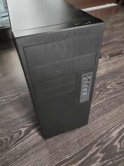 Vand PC i3-8100
