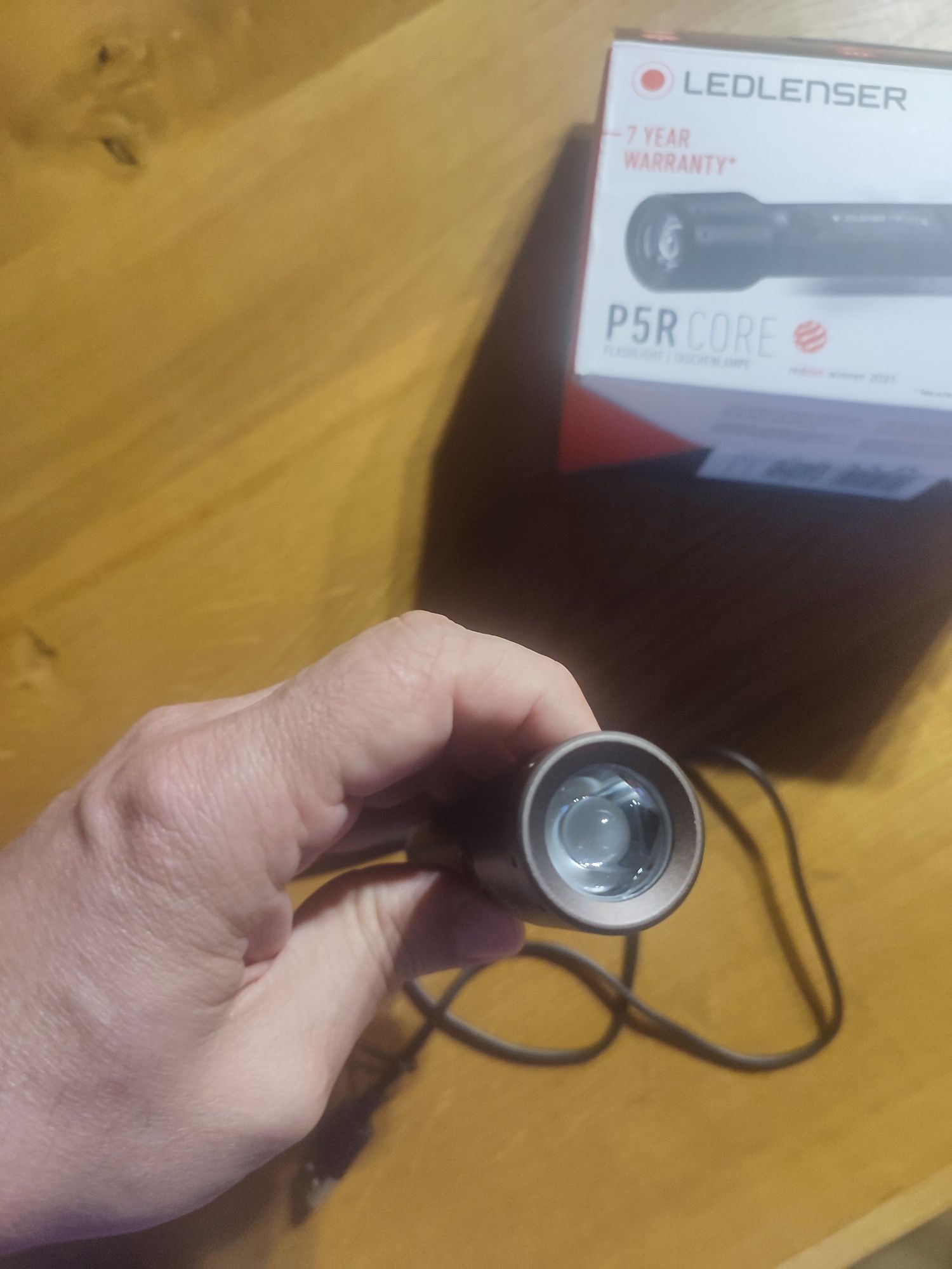 Vând lanterna Led Lenser P5R Core 500 lumeni