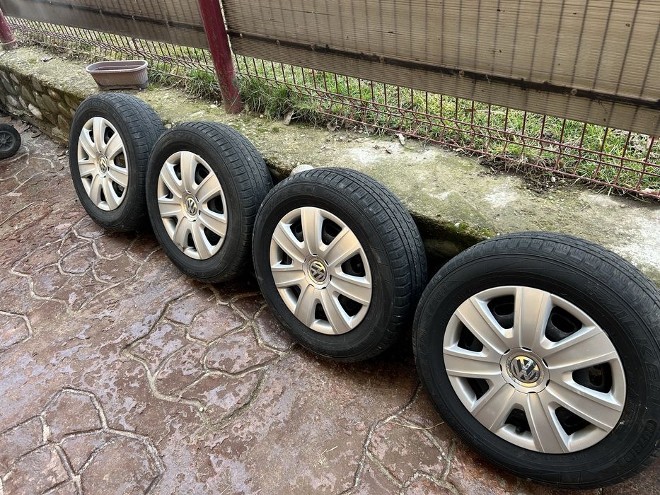 Vand anvelope cu jenti de tabla ,300 Ron toate