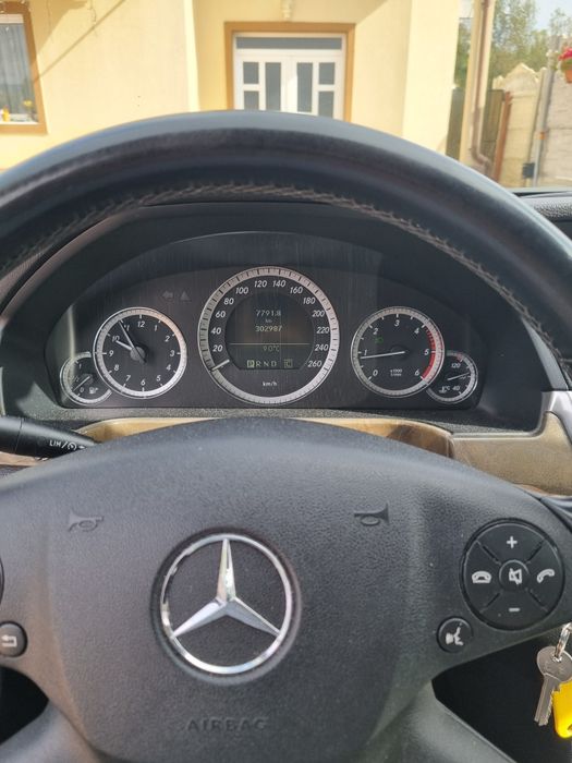 Vand Mercedes E220