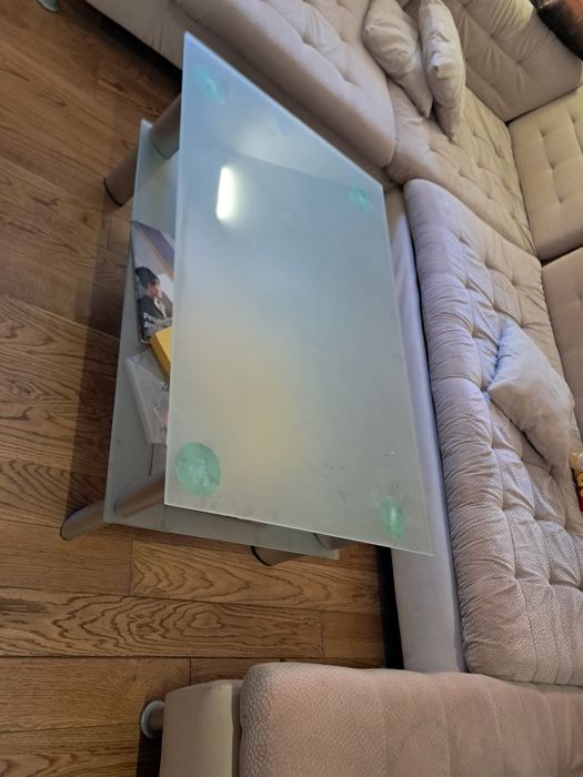 Стъклена маса - 25лв.