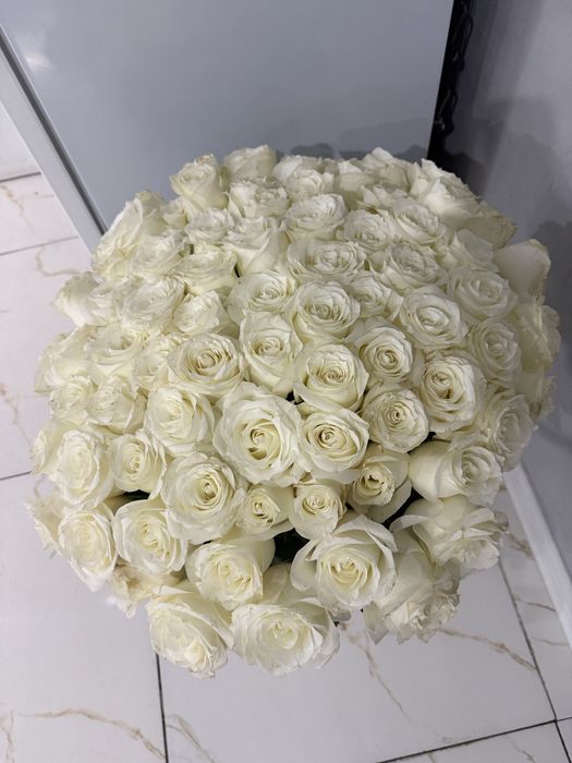 Свежые цветы. Очень красивые. Любой даме безусловно нравиться. Успейте