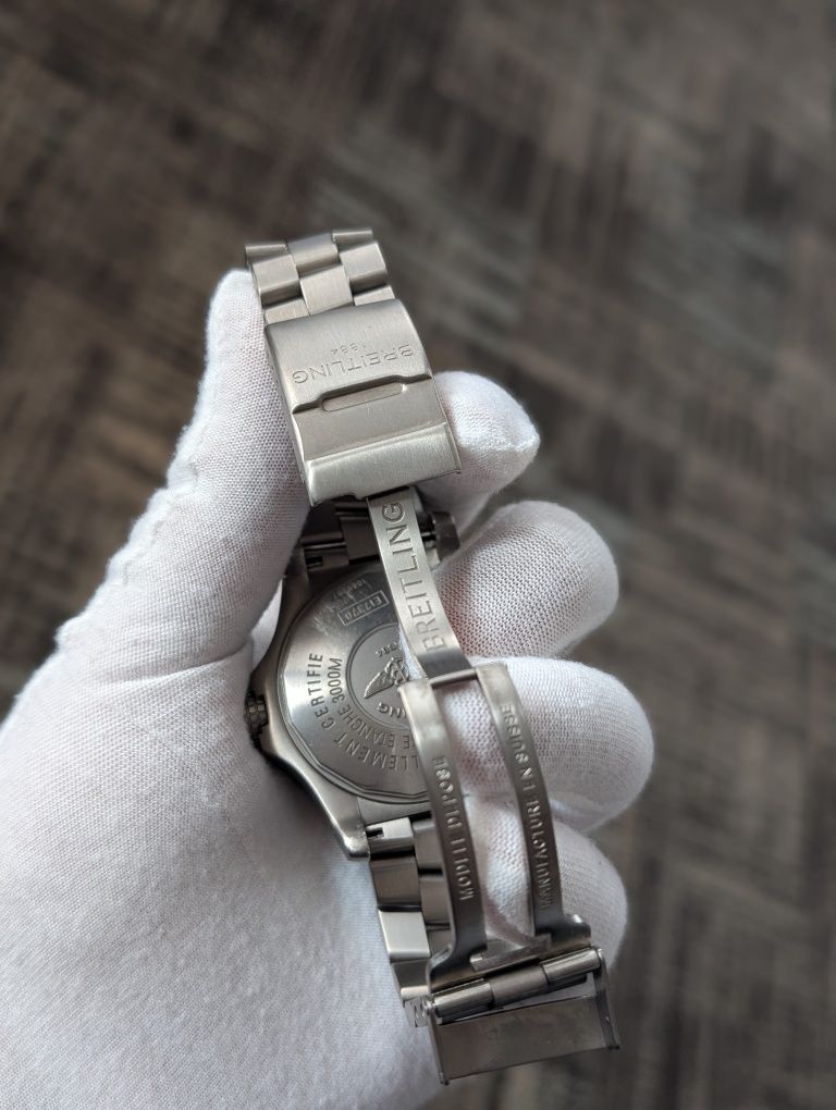 BREITLING Avenger Seawolf E17370 Titanium 3000m. / Grey Dial