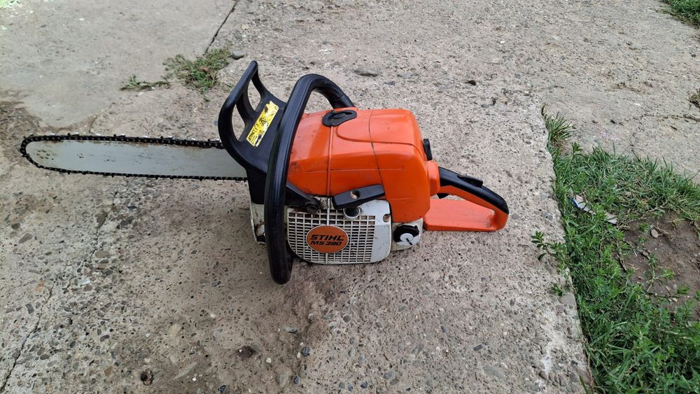 Vând stihl 390ms