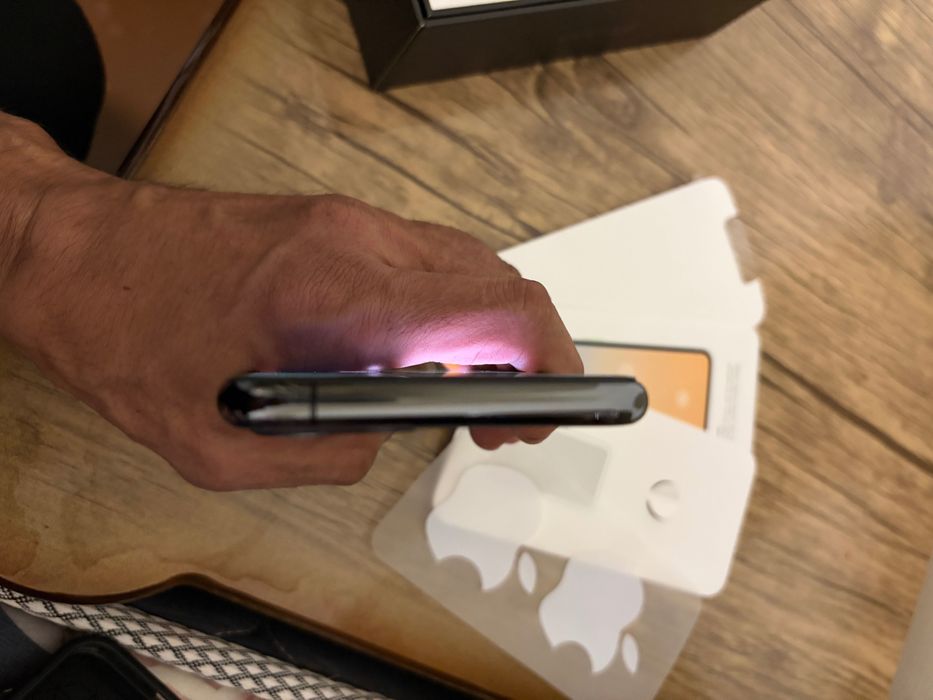 Iphone 11 pro 256gb ёмкость 99 Сотилади холати идеалга якин