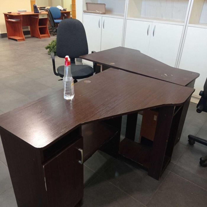 Офис оборудване - бюра, секции, столове