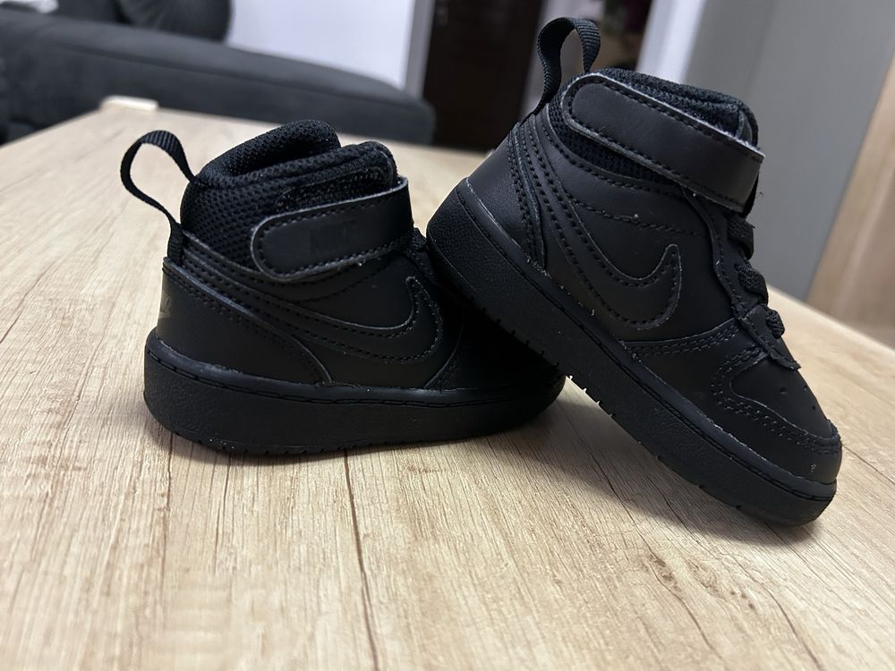 Pantofi Nike marimea 21