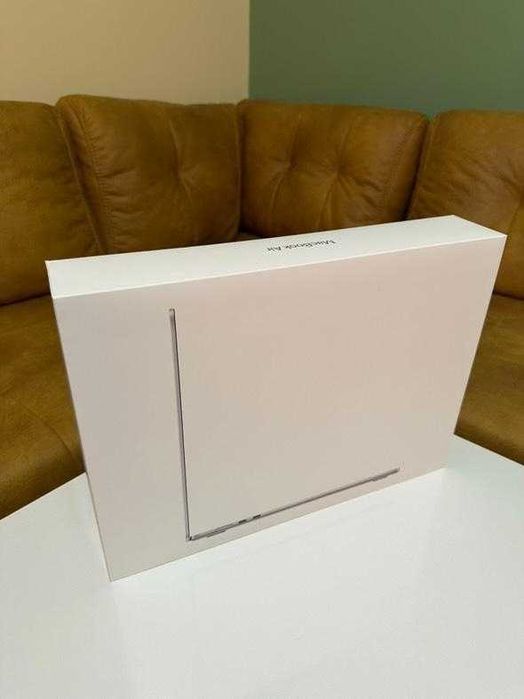 НОВИ лаптопи Apple MacBook Air 2025 15-inch, M4 chip, 16GB RAM, 256GB