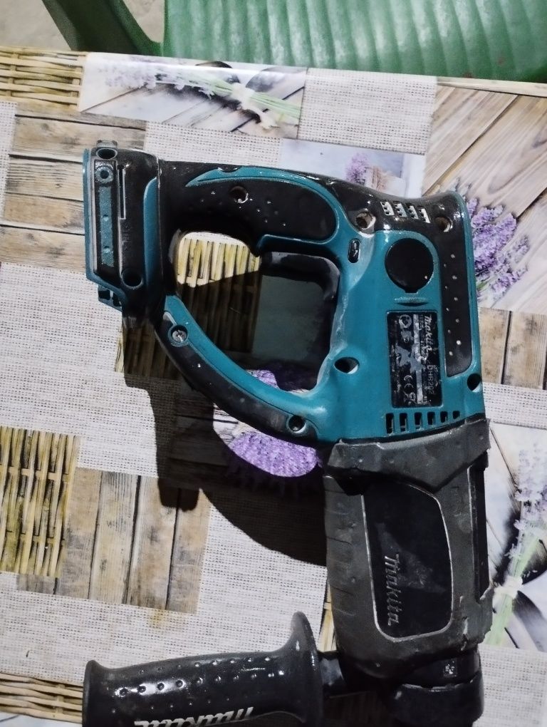 Перфоратор Makita 18v