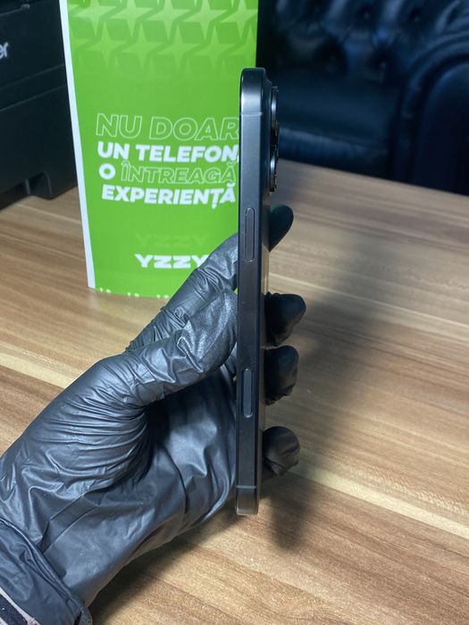 iPhone 16 Pro Max • 256 GB • Black Titanium