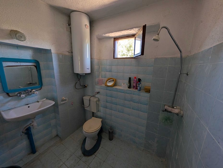 Продава къща в село Александрово