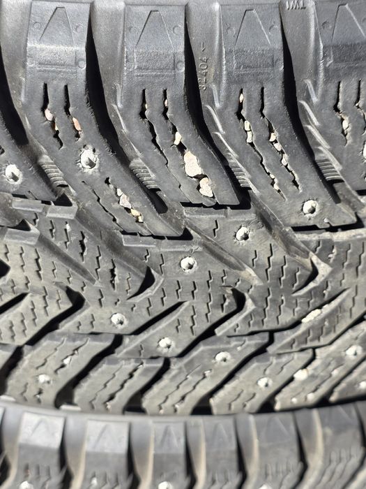 Зимние шины Nokian 235/60/18