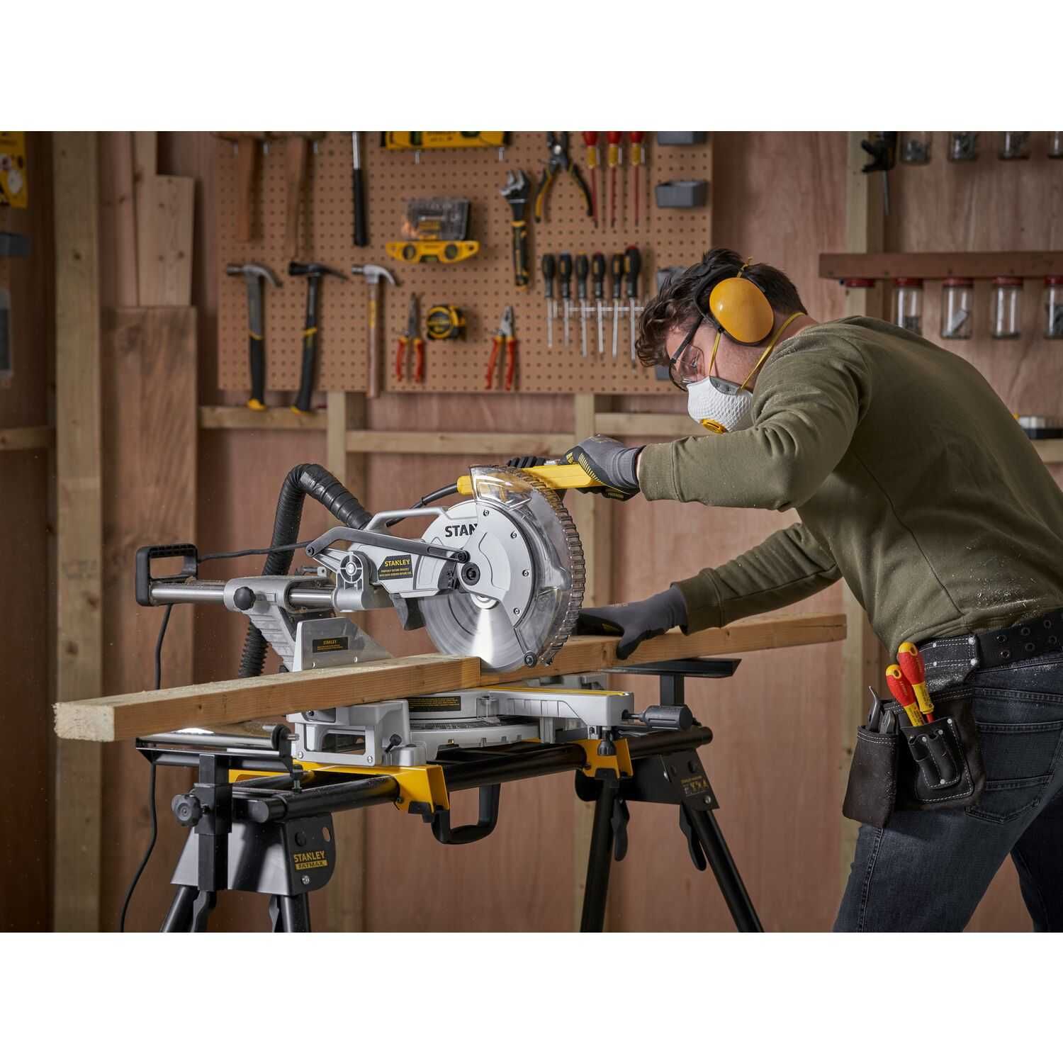 Настолен циркуляр с герунг STANLEY SM1800, 254mm, 1800W