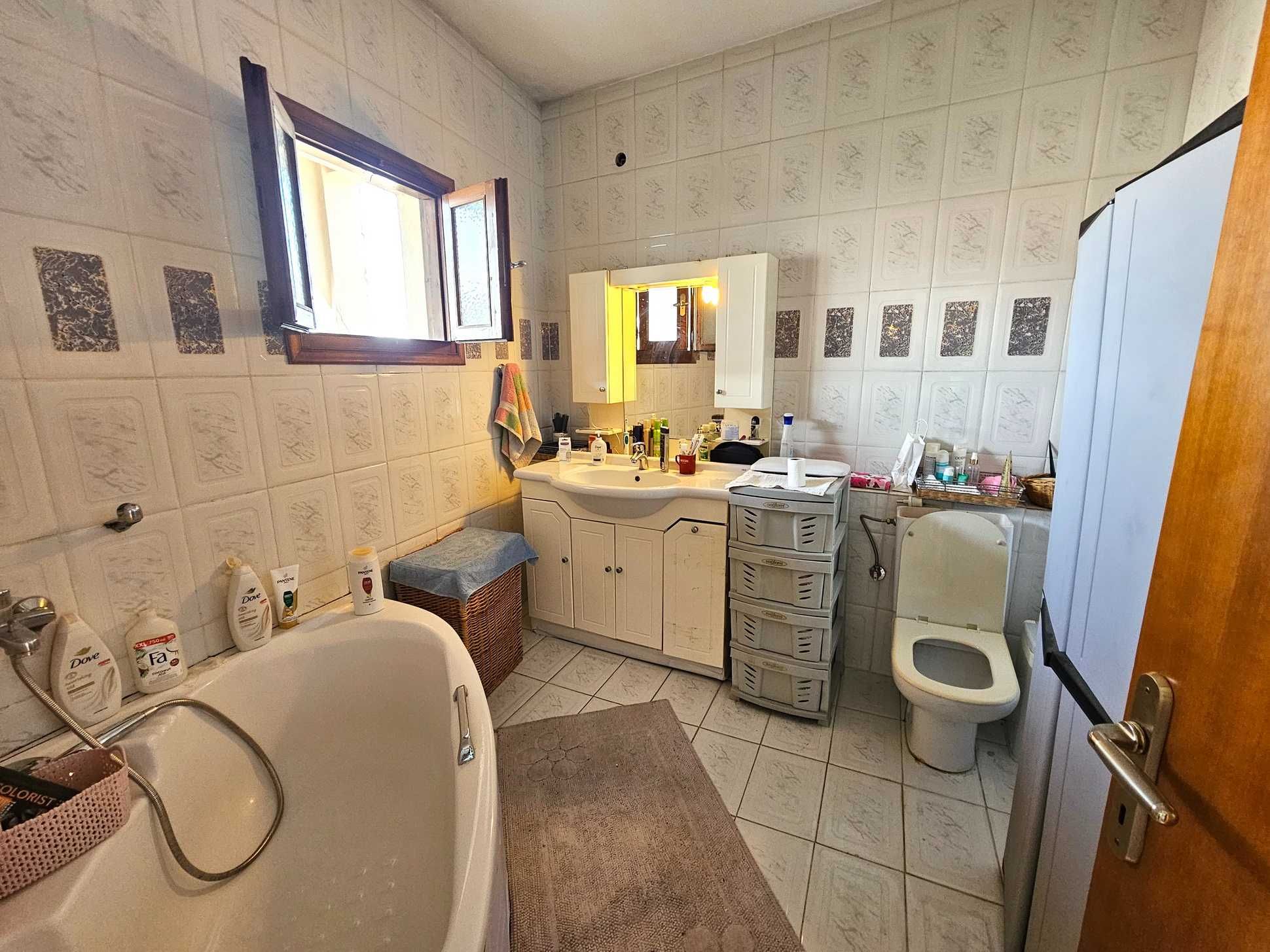 ПРОДАВА се самостоятелна къща 240кв.м в PANAGIA Кавала (код 8026)