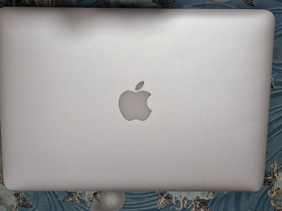 Laptop Apple Retina i5 gen5 8g ram asd128