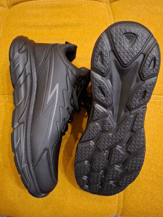 Продавам Нови обувки/маратонки, черни, номер 47