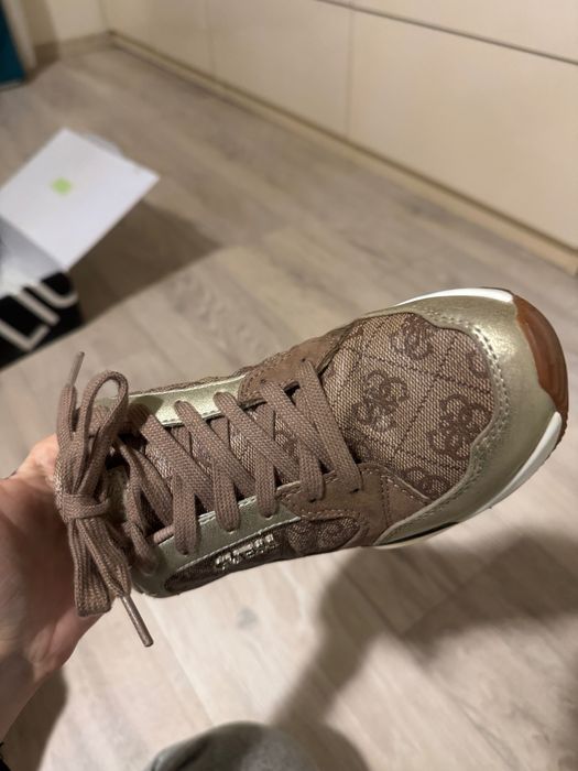 Дамски обувки/маратонки Guess