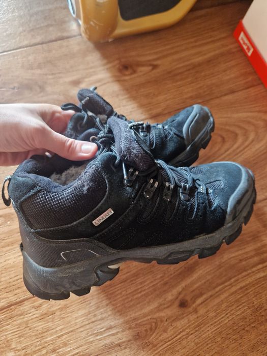 Продам зимние сапоги для мальчика