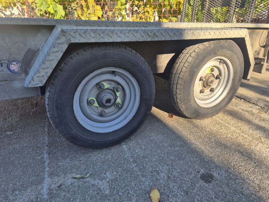 Remorca utilaj 2700kg marca indespension anglia 2018