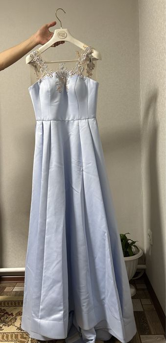 продам бальное платье