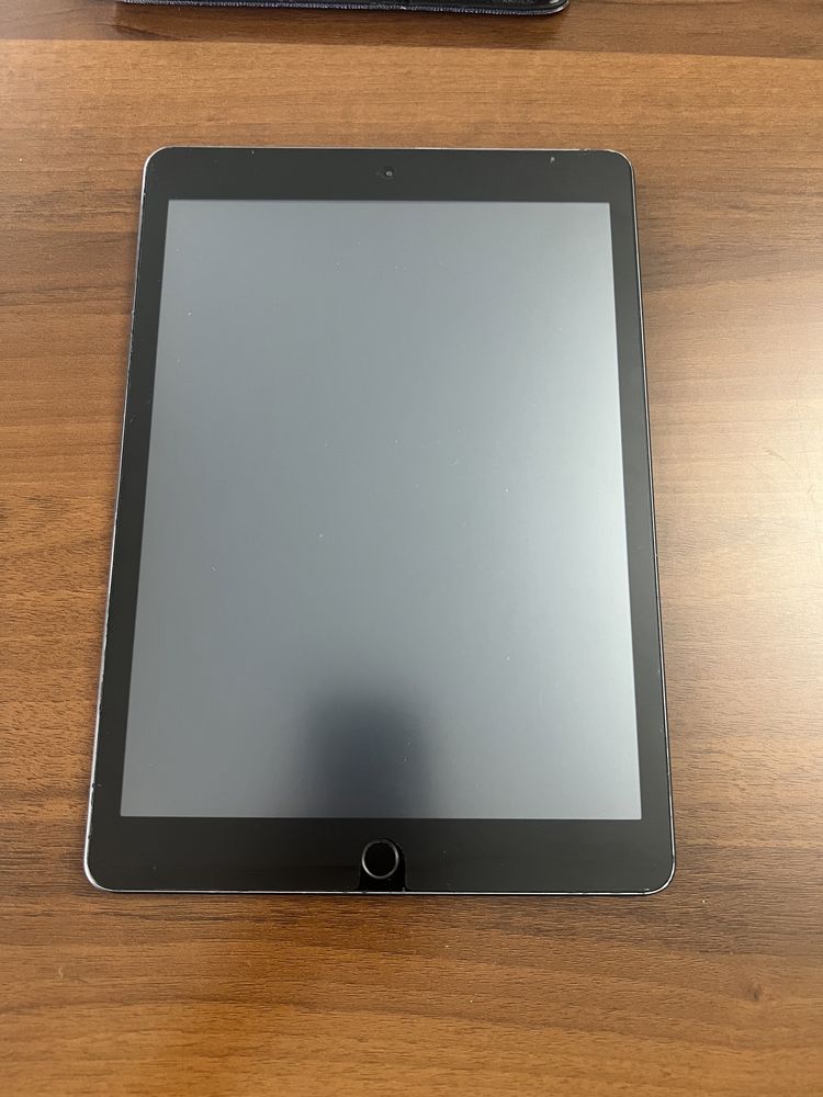 Срочно продам IPad 8 32 gb