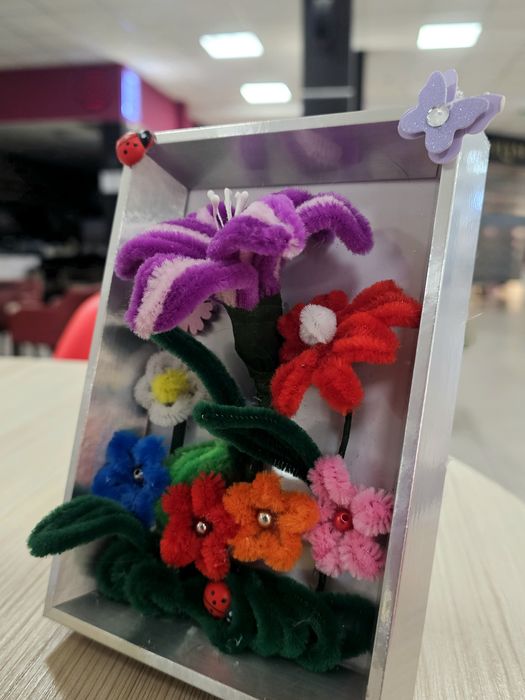 Rame decorative cu flori handmade
Perfecte pentru a imortaliza frumuse