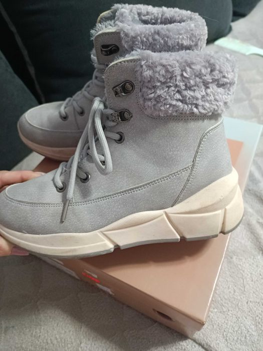 Дамски топли боти 35,5 номер !