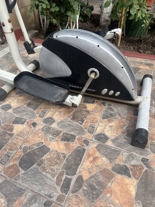 Bicicletă eliptică marca First Bike