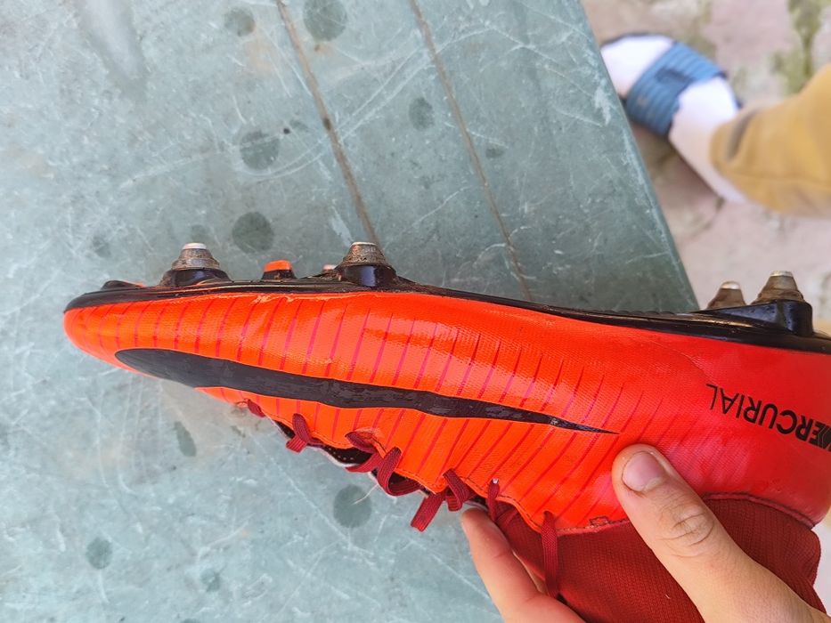 Ghete fotbal Nike mercurial