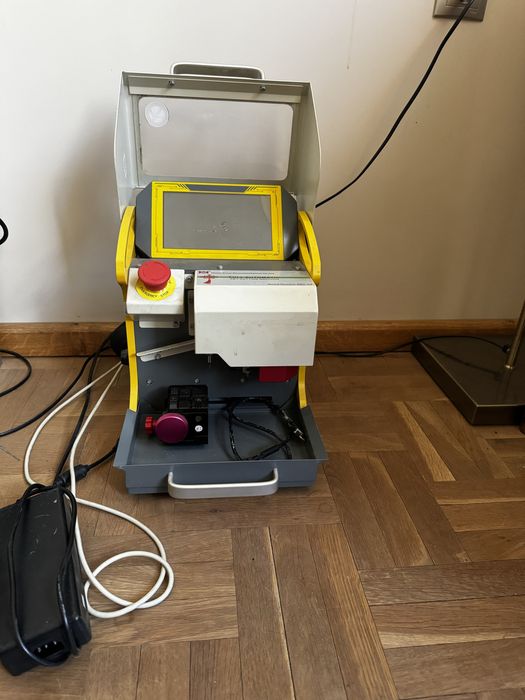 Електронна ключарска машина