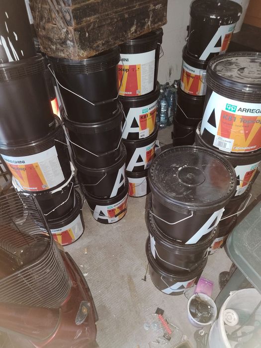 Vând vopsea lavabila