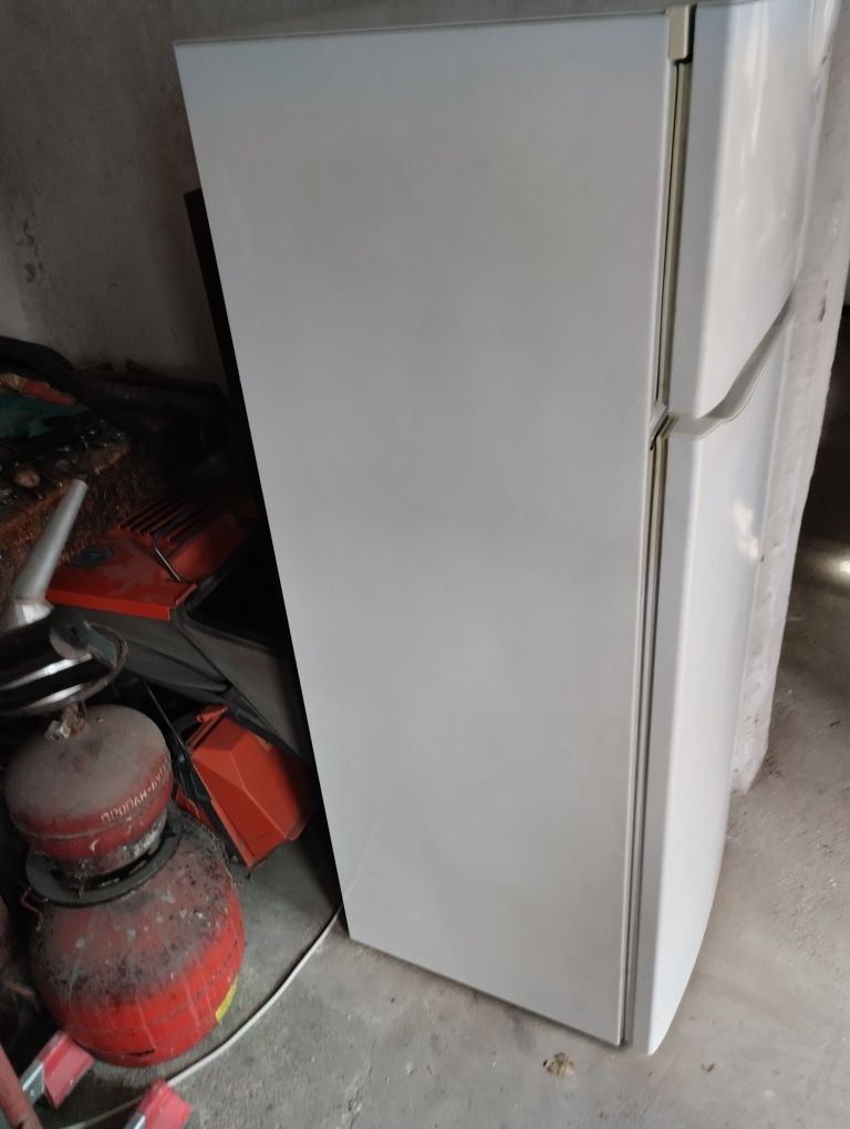 Хладилник Indesit