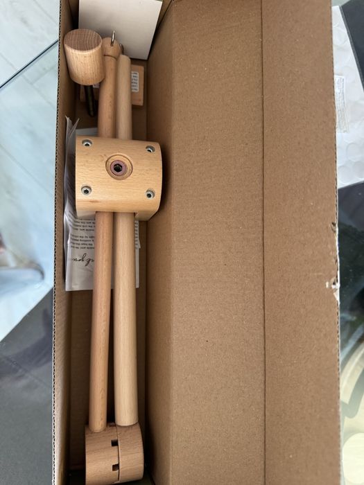 Дървена стойка за бебешка музикална играчка