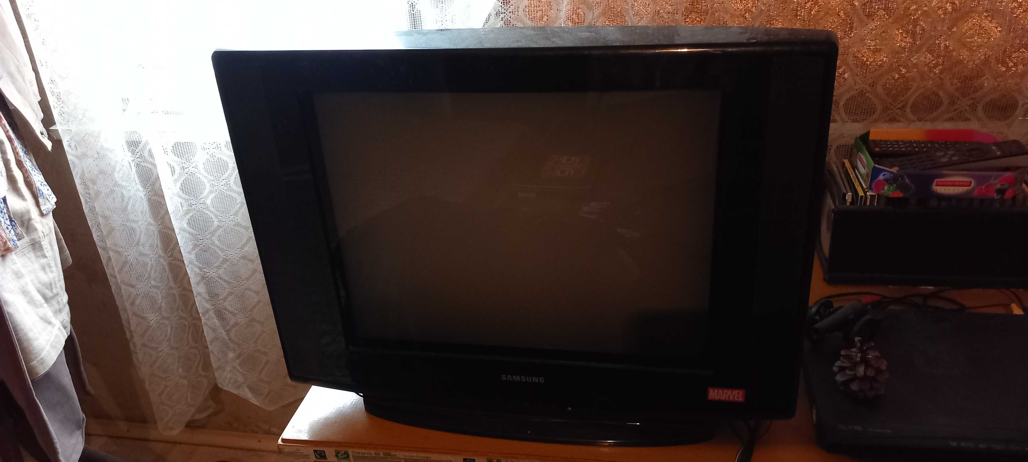 Тв Samsung модел CW-21Z573N