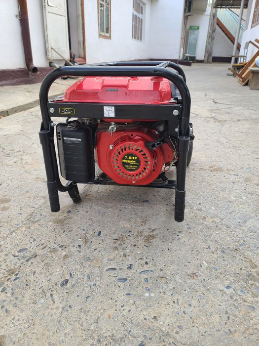Generator Navigator yangi sotiladi 3 kvt