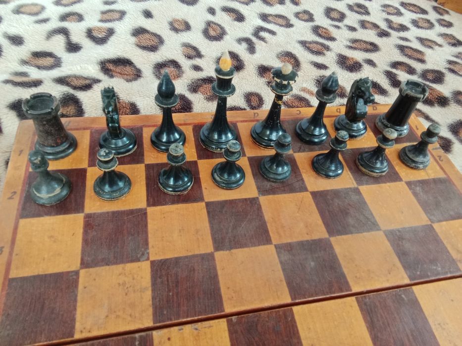 Шахматы СССР размер 40 х 40 см и 30 х 30 см