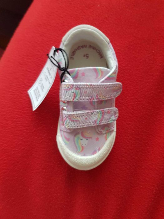 Детски гуменки, чисто нови