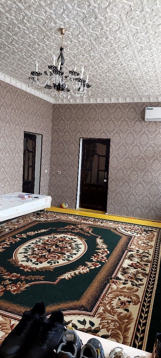 7 hona 6 sotok uchastka sotiladi