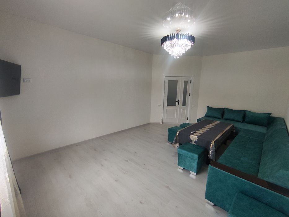 Фаргона шахар Фрунзе массивда 3 хонали квартира ижарага берилади.