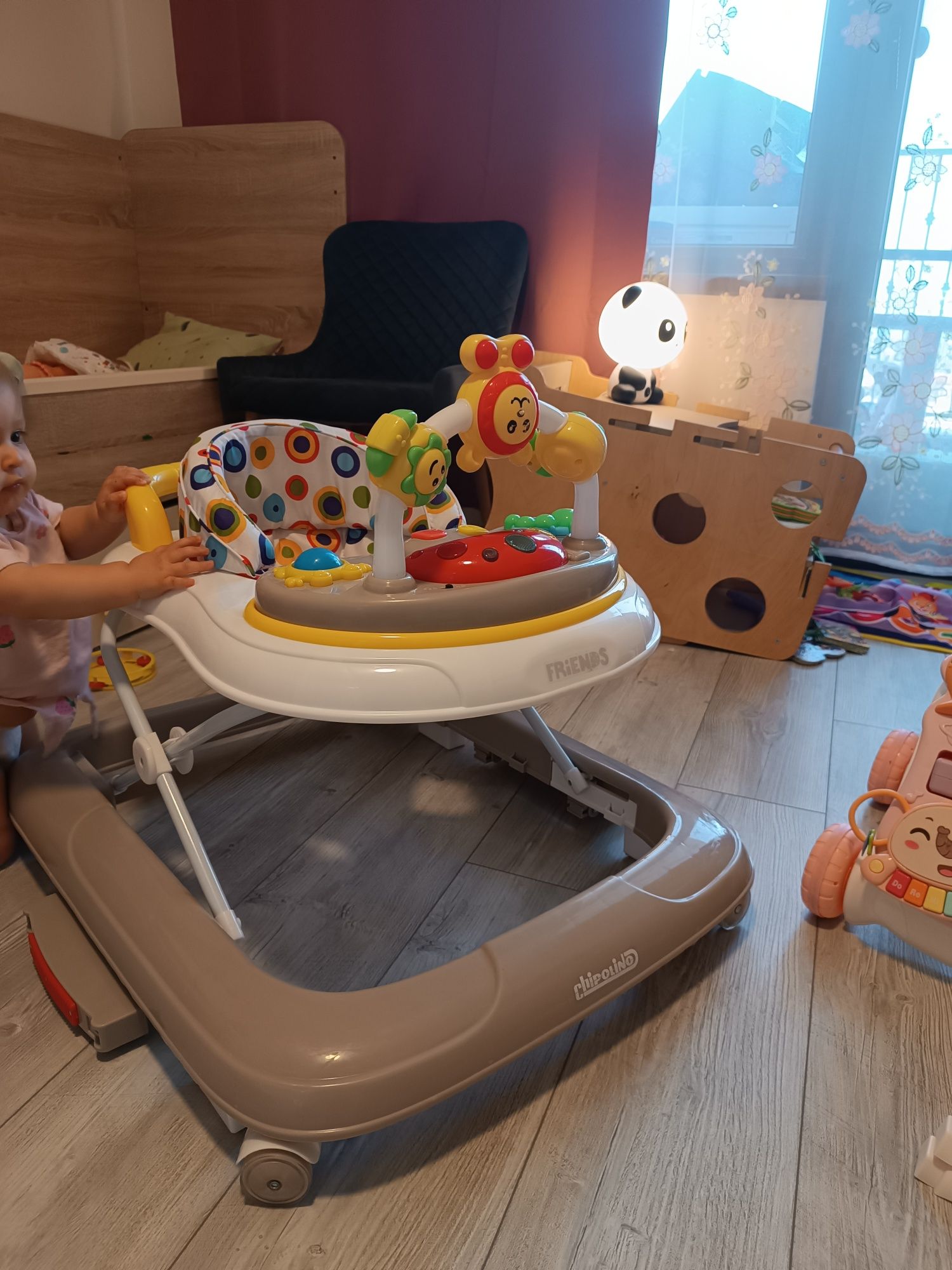 Проходилка chipolino friends 4в1+подарък