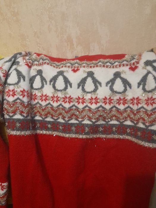 Продаю свитеры женские