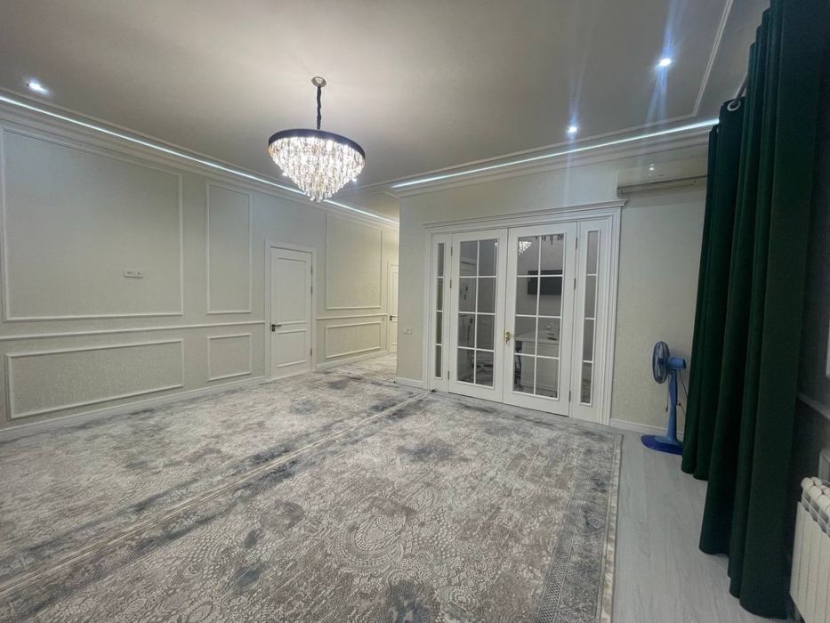 Софийская новостройка 4/5/5 лифт есть 145000$