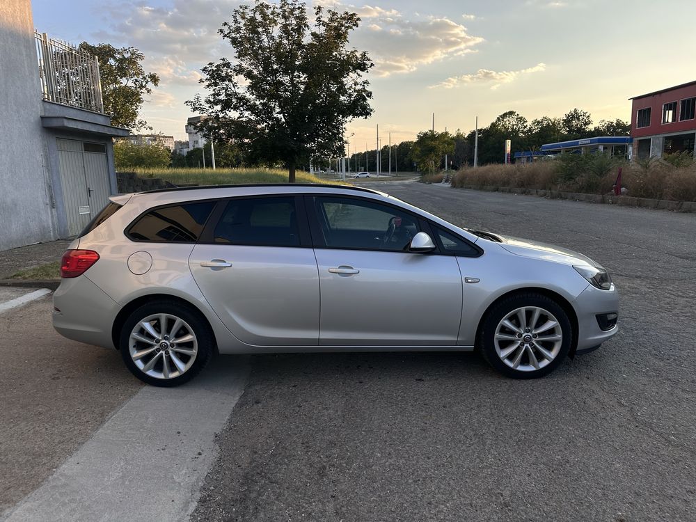 Opel Astra J 2015 1.6 CDTI 136к.с