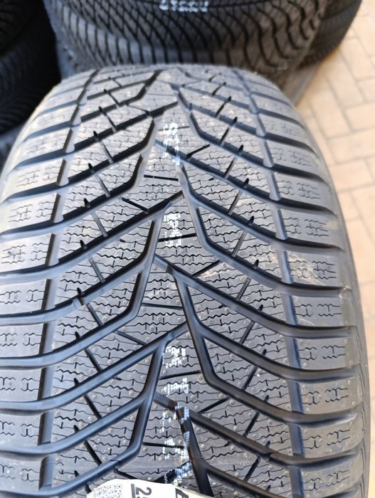 Зимни гуми Yokohama 255/50/19  V905
